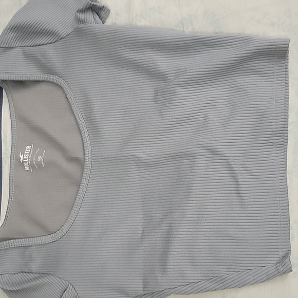Hollister Women's Blue and Gray Ribbed Tops Bundle - Picture 5 of 5